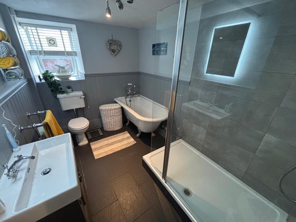 Family bathroom