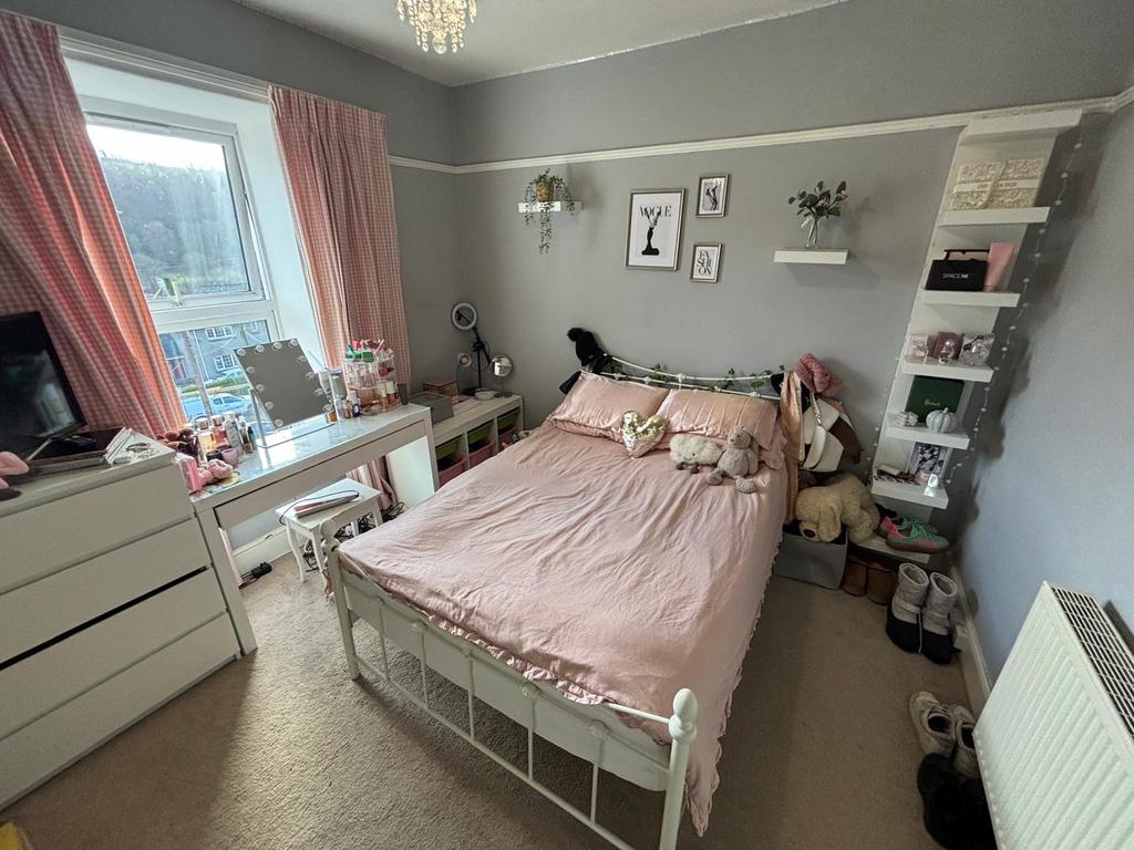 Rear bedroom 2