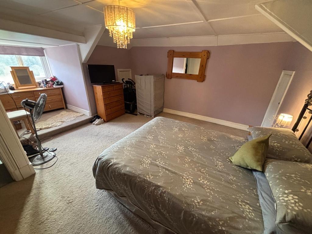 Principle suite/bedroom 1
