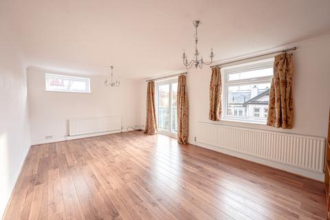 2 bedroom flat for sale, Grand Drive, Leigh-on-sea, SS9