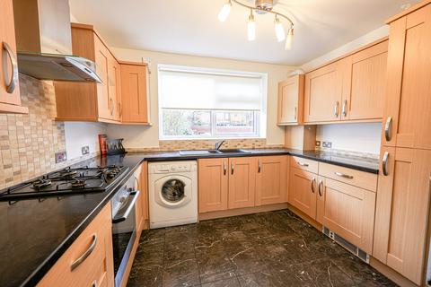 2 bedroom flat for sale, Grand Drive, Leigh-on-sea, SS9