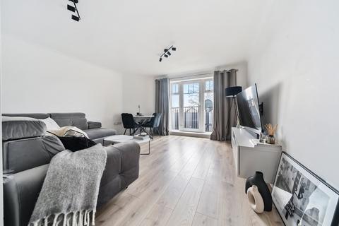 2 bedroom flat for sale, Regents Park Road, Regents Park, Southampton, Hampshire, SO15
