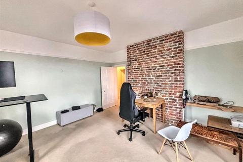 1 bedroom flat for sale, St. Annes Road, Eastbourne