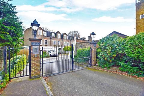 3 bedroom penthouse to rent, Abbey Mews, Isleworth