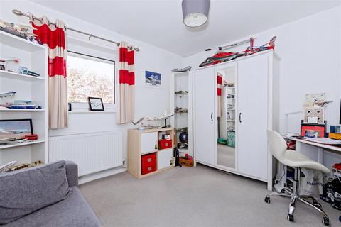 10 Boxgrove, Goring By Sea, Worthing, BN12 6BL