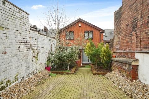 22 Shirley Road, Sheffield, S3 9AH
