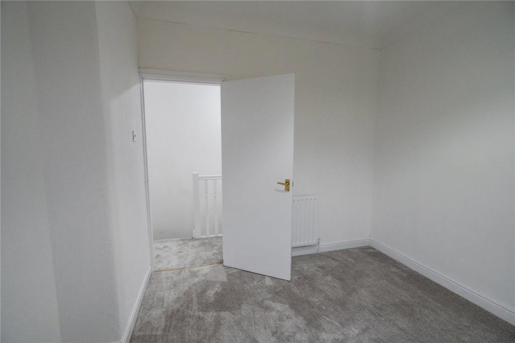 Bedroom 2 (2)