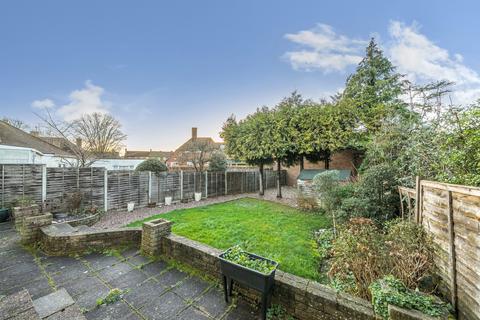 3 bedroom bungalow for sale, Hereford Gardens, Pinner, Middlesex