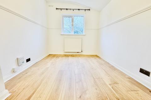 4 bedroom terraced house to rent, Beaconsfield Road, London N15