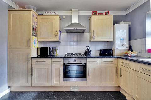 1 bedroom flat for sale, Joyce Green Walk, Dartford