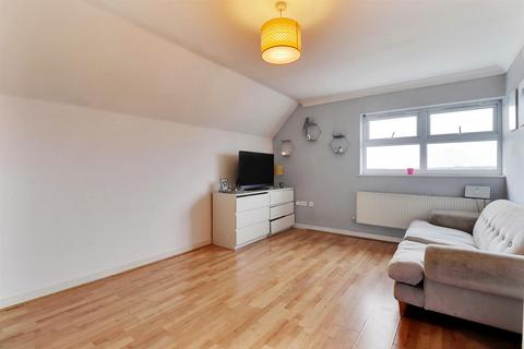 1 bedroom flat for sale, Joyce Green Walk, Dartford