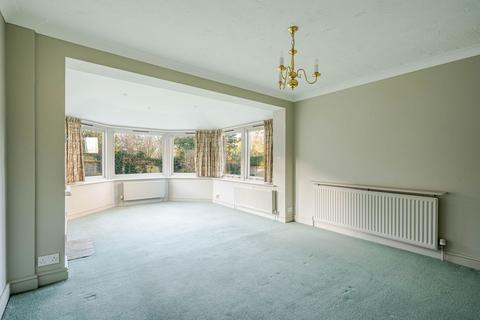 12 Belfry Drive, Hullavington, Chippenham, SN14 6QW