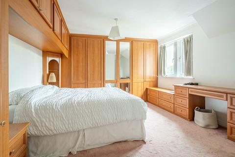 12 Belfry Drive, Hullavington, Chippenham, SN14 6QW