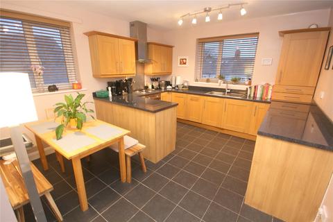 2 bedroom apartment for sale, Marine Avenue, Whitley Bay, NE26