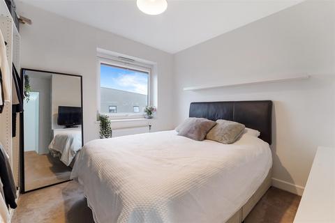 78 Otter Drive, Carshalton, SM5 2FH