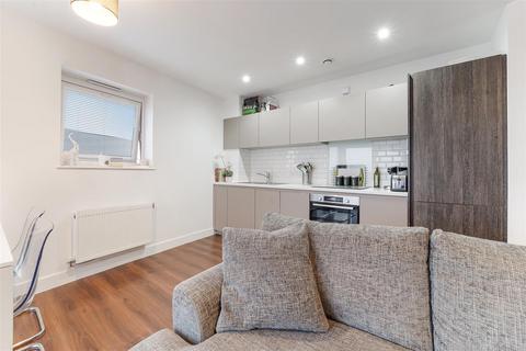 78 Otter Drive, Carshalton, SM5 2FH