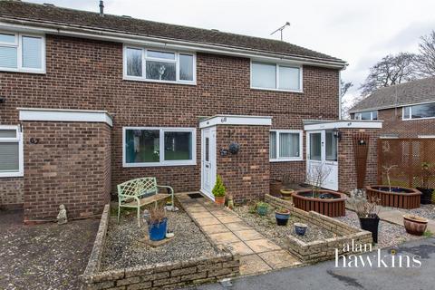 2 bedroom terraced house for sale, Saffron Close, Royal Wootton Bassett