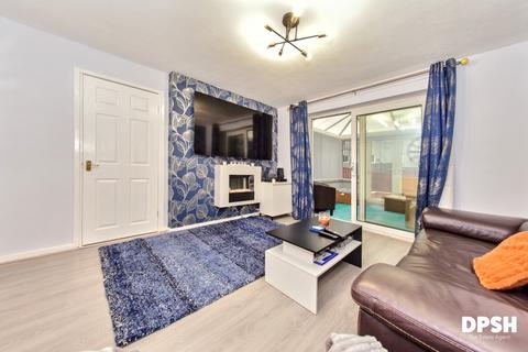 3 bedroom terraced house for sale, Dulverton Grove, Leeds