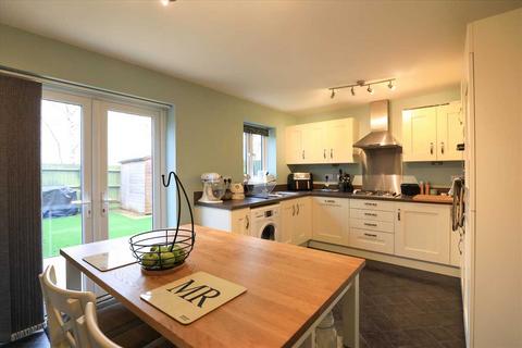 4 bedroom detached house for sale, Virginia Crescent, Burton Latimer