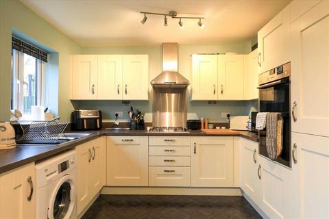 4 bedroom detached house for sale, Virginia Crescent, Burton Latimer