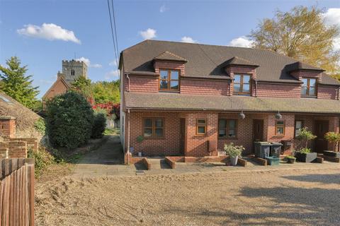 2 bedroom end of terrace house to rent, High Street, East Malling