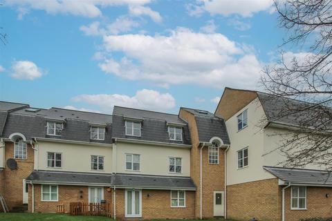 Flat 14, Sovereign Court Gresham Close, Brentwood, CM14 4FY