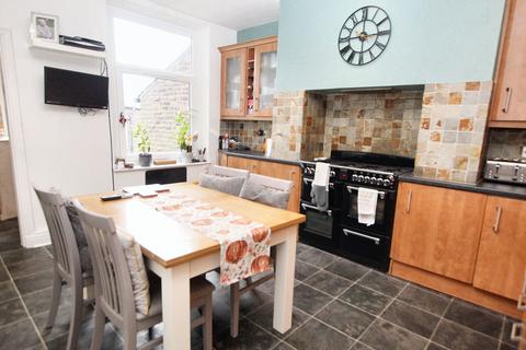 3 bedroom end of terrace house for sale, Ferney Lee Road, Todmorden OL14