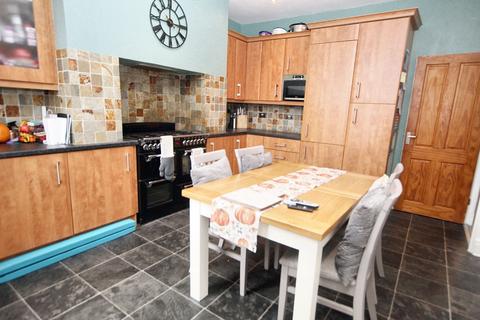 3 bedroom end of terrace house for sale, Ferney Lee Road, Todmorden OL14