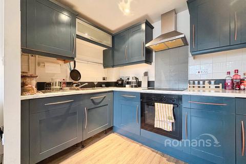 2 bedroom apartment for sale, Heathcote Road, Camberley, Surrey