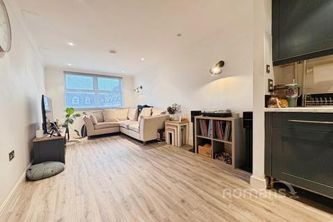 2 bedroom apartment for sale, Heathcote Road, Camberley, Surrey