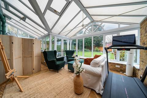 5 East Hill, Woking, GU22 8DQ