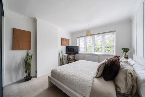 5 East Hill, Woking, GU22 8DQ