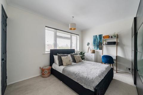 5 East Hill, Woking, GU22 8DQ