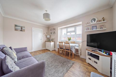 2 bedroom maisonette for sale, Georgelands, Ripley, Woking, Surrey, GU23