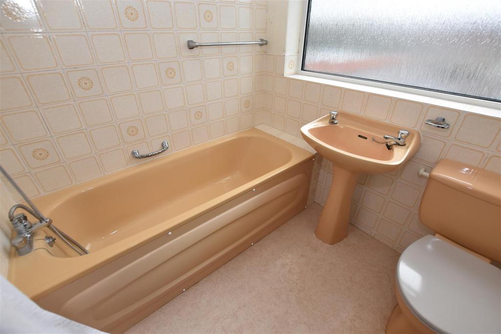 Bathroom.JPG