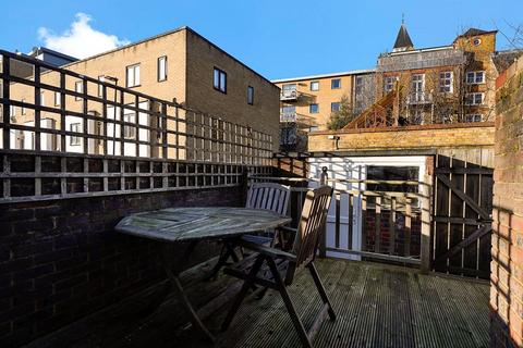 4 bedroom end of terrace house for sale, Campbell Walk, London, N1