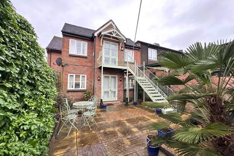 1 bedroom flat for sale, Woodside Road, Amersham