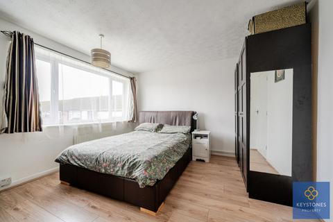 23 Ashdown Walk, Romford, RM7 8HL