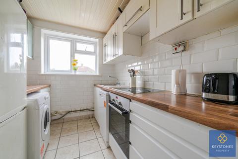 23 Ashdown Walk, Romford, RM7 8HL