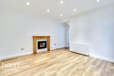 1 bedroom flat for sale, Cranleigh Drive, Leigh-On-Sea