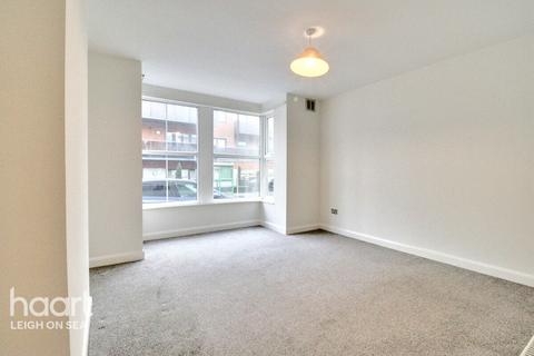 1 bedroom flat for sale, Cranleigh Drive, Leigh-On-Sea