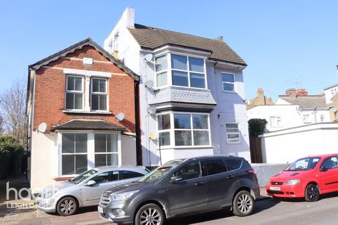 1 bedroom flat for sale, Cranleigh Drive, Leigh-On-Sea