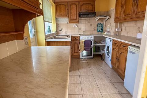 3 bedroom semi-detached bungalow for sale, Barfield Road, Thatcham, RG18