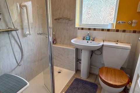 3 bedroom semi-detached bungalow for sale, Barfield Road, Thatcham, RG18