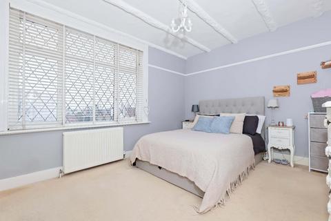 2 bedroom house for sale, East Street, Lancing