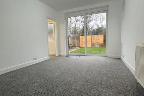 3 bedroom bungalow to rent, Tile Kiln Lane, Joydens Wood, DA5