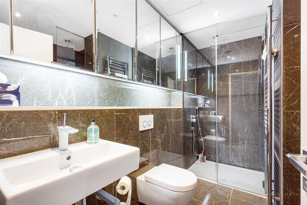 Shower room.jpg