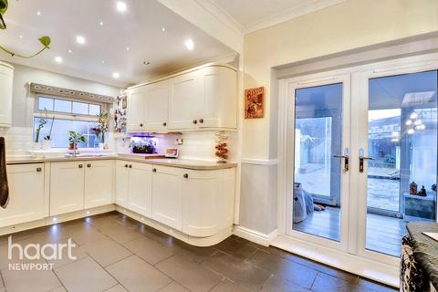 3 bedroom semi-detached house for sale, Moorland Avenue, Newport