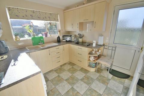 2 bedroom bungalow for sale, Coppice Avenue, Ferndown, BH22