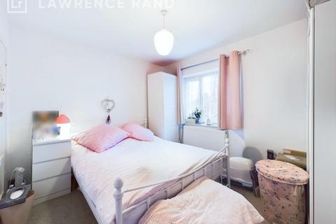 2 Acorn Grove, Ruislip, HA4 6PL